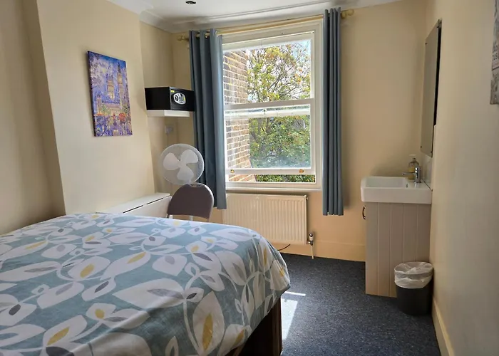 Barmy Badger Backpackers Hostel London